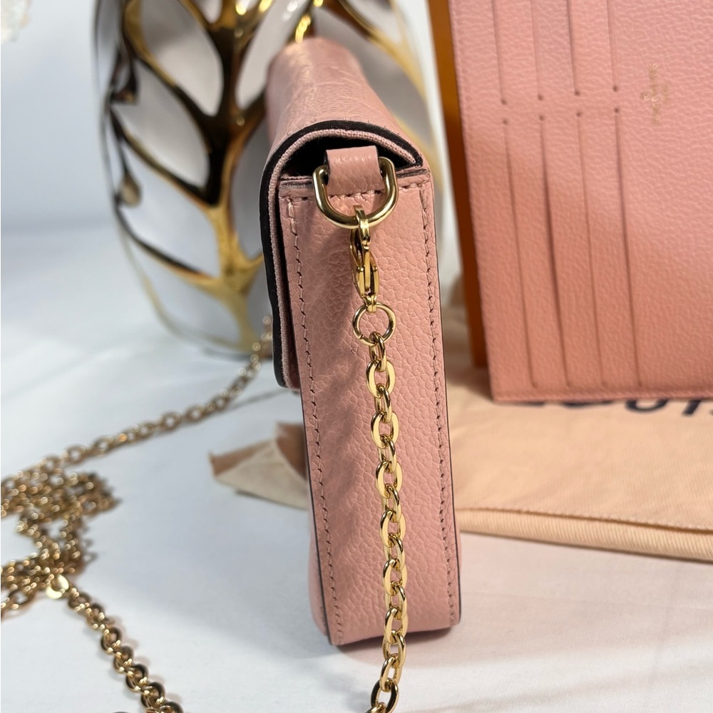 Gorgeous Louis Vuitton Felicie Empreinte Rose - Picture 15 of 16